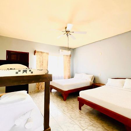 Hotel Georgi Cr Veintisiete de Abril Екстериор снимка