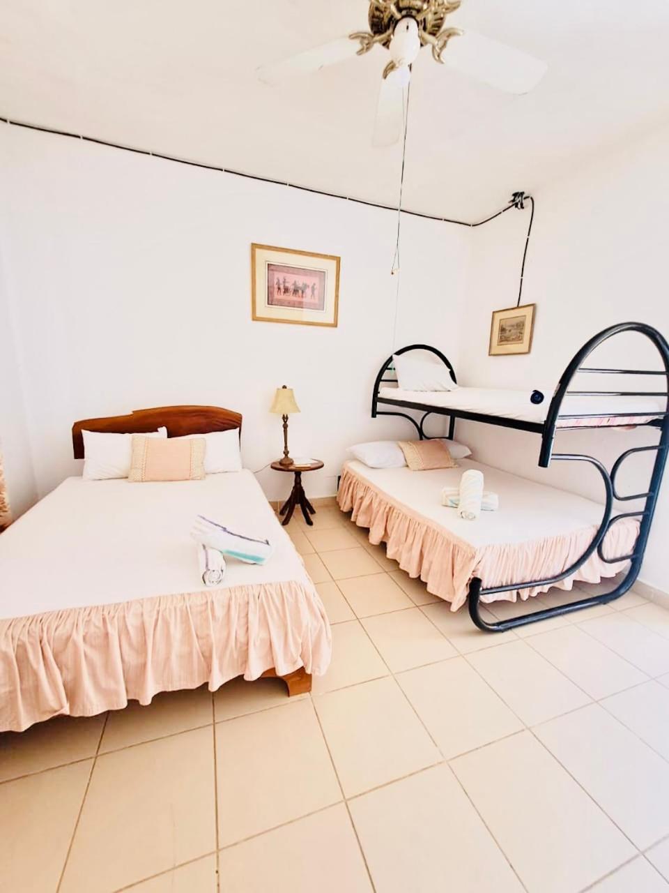 Hotel Georgi Cr Veintisiete de Abril Екстериор снимка