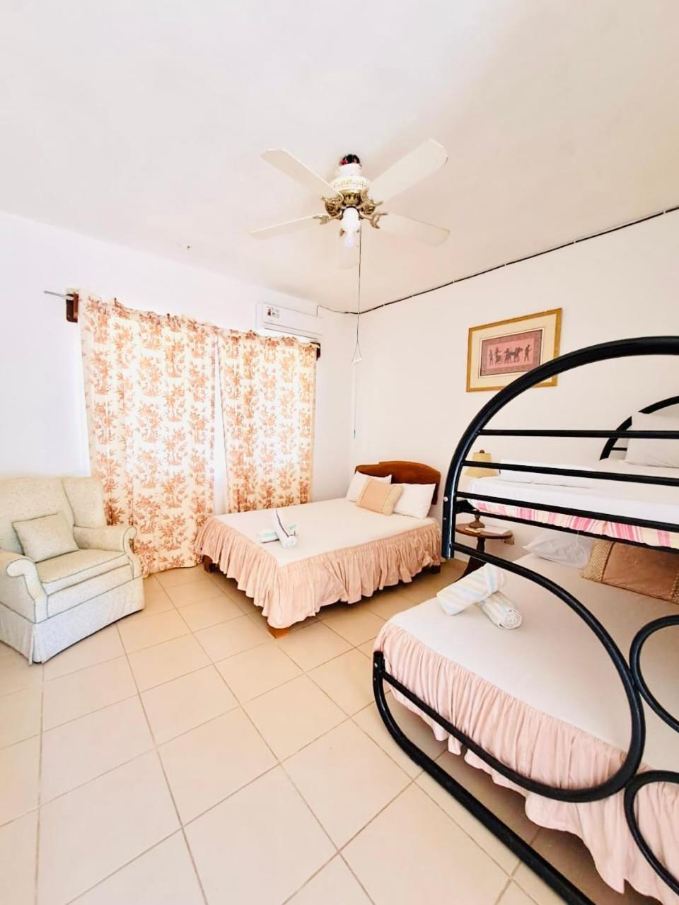 Hotel Georgi Cr Veintisiete de Abril Екстериор снимка