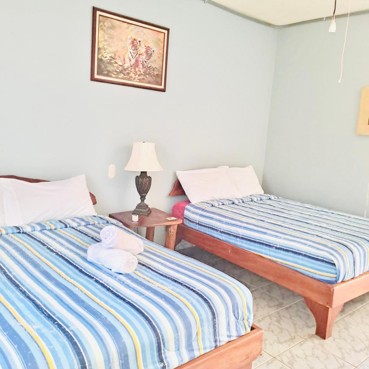Hotel Georgi Cr Veintisiete de Abril Екстериор снимка