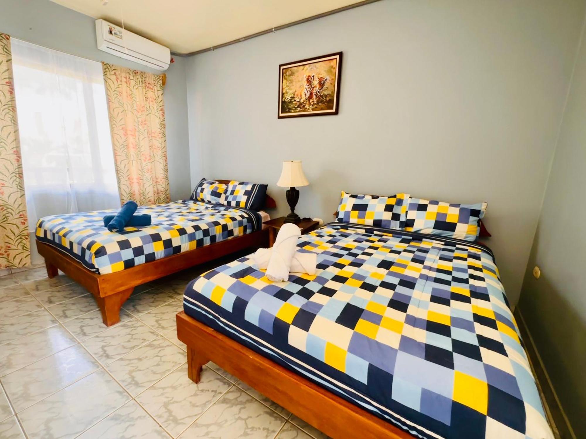 Hotel Georgi Cr Veintisiete de Abril Екстериор снимка