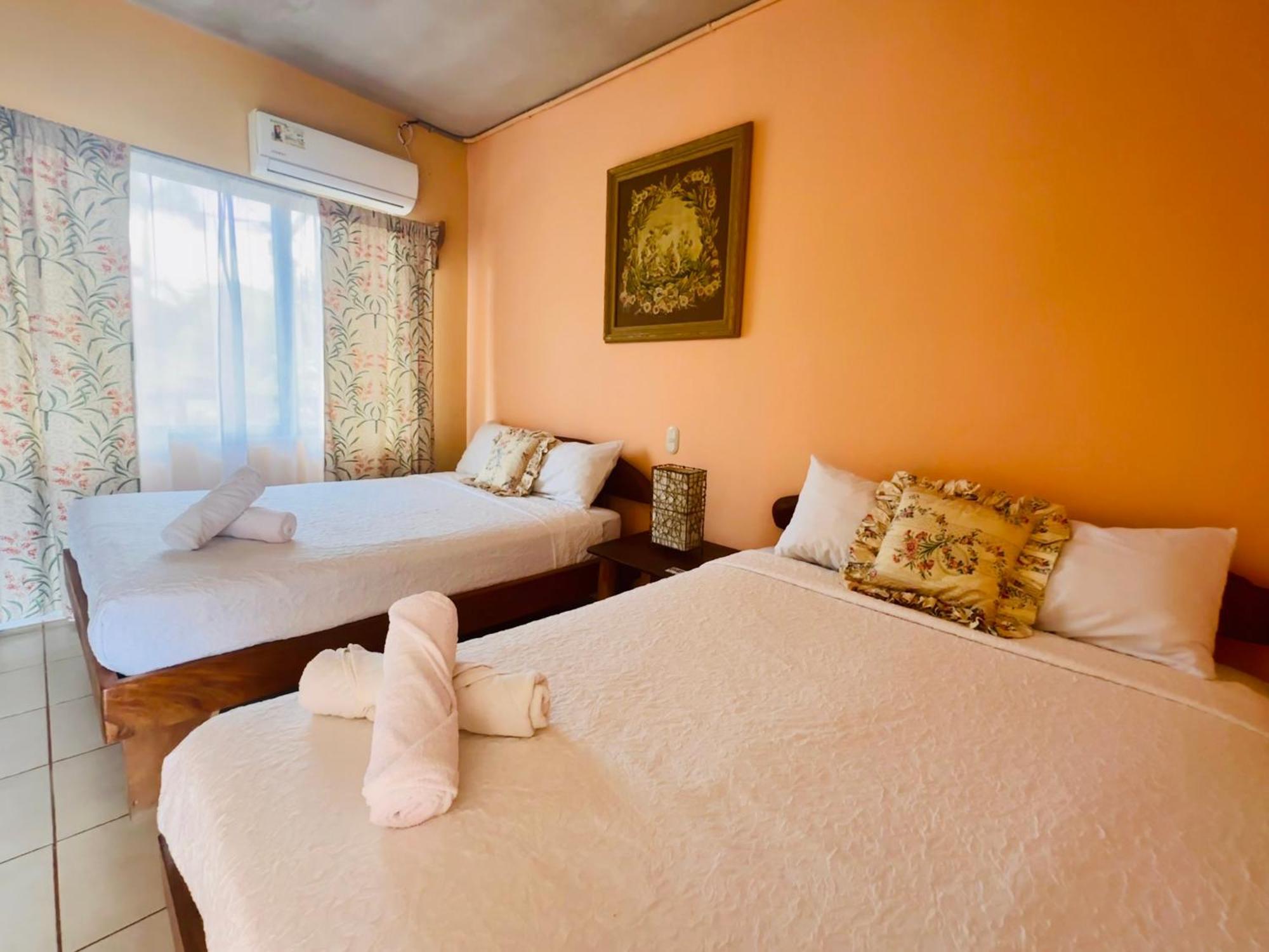 Hotel Georgi Cr Veintisiete de Abril Екстериор снимка