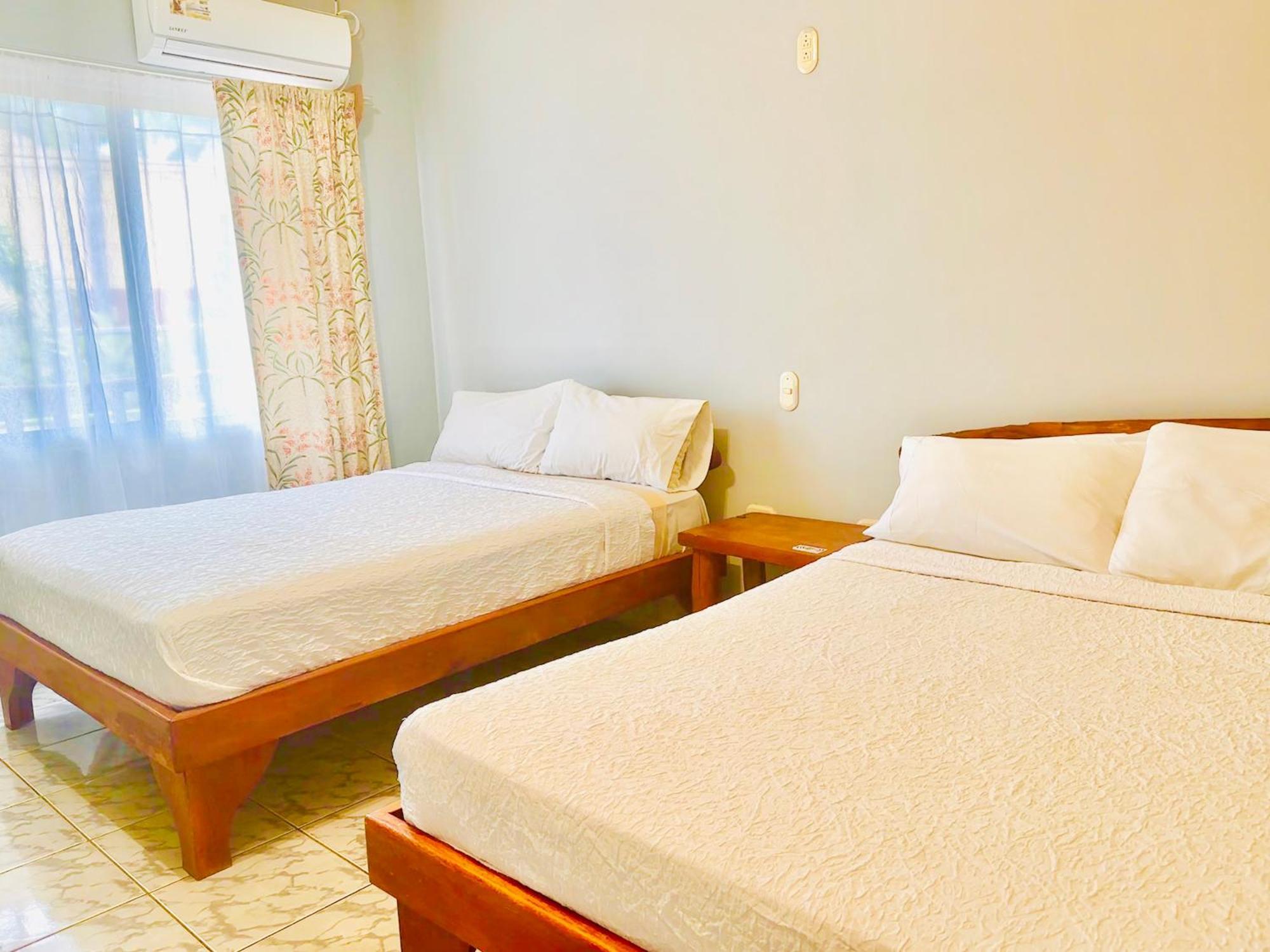 Hotel Georgi Cr Veintisiete de Abril Екстериор снимка