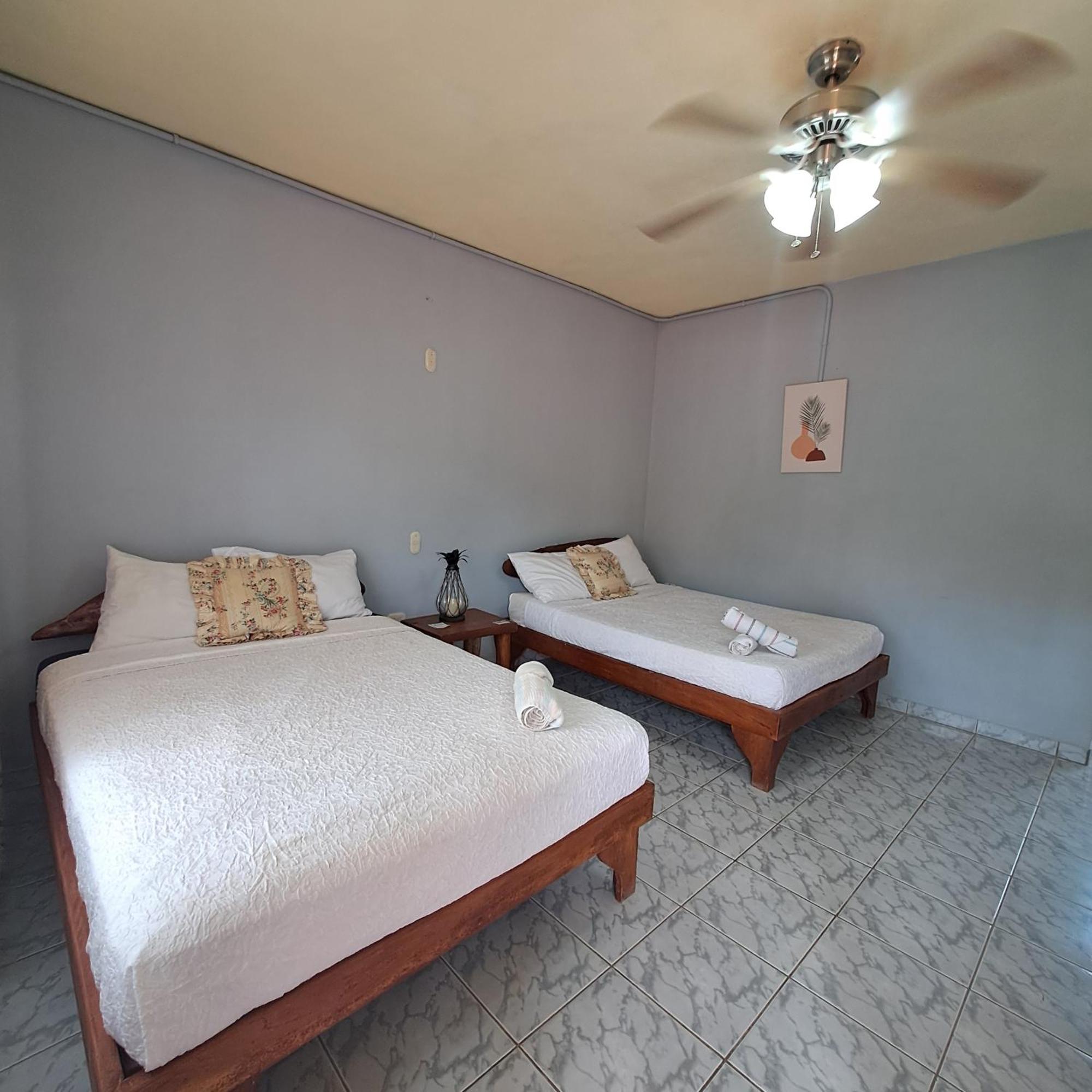 Hotel Georgi Cr Veintisiete de Abril Екстериор снимка